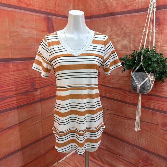 NWT LULAROE IRIS PATTERN TOP SIZE XS